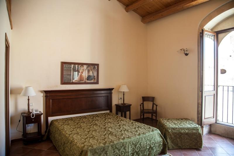 Feudo Bauly Hotel Палацоло Акрейде Екстериор снимка