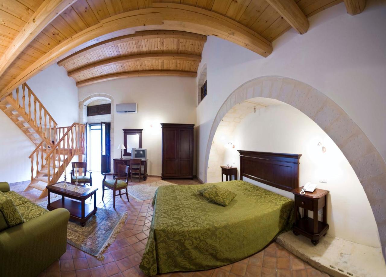 Feudo Bauly Hotel Палацоло Акрейде Екстериор снимка
